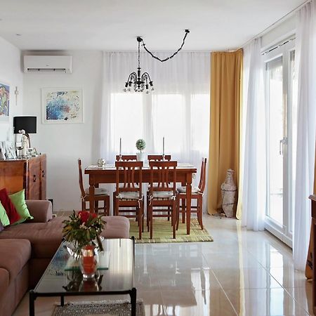 Cozy Apartment With A Balcony And A Sea View 布雷拉 外观 照片