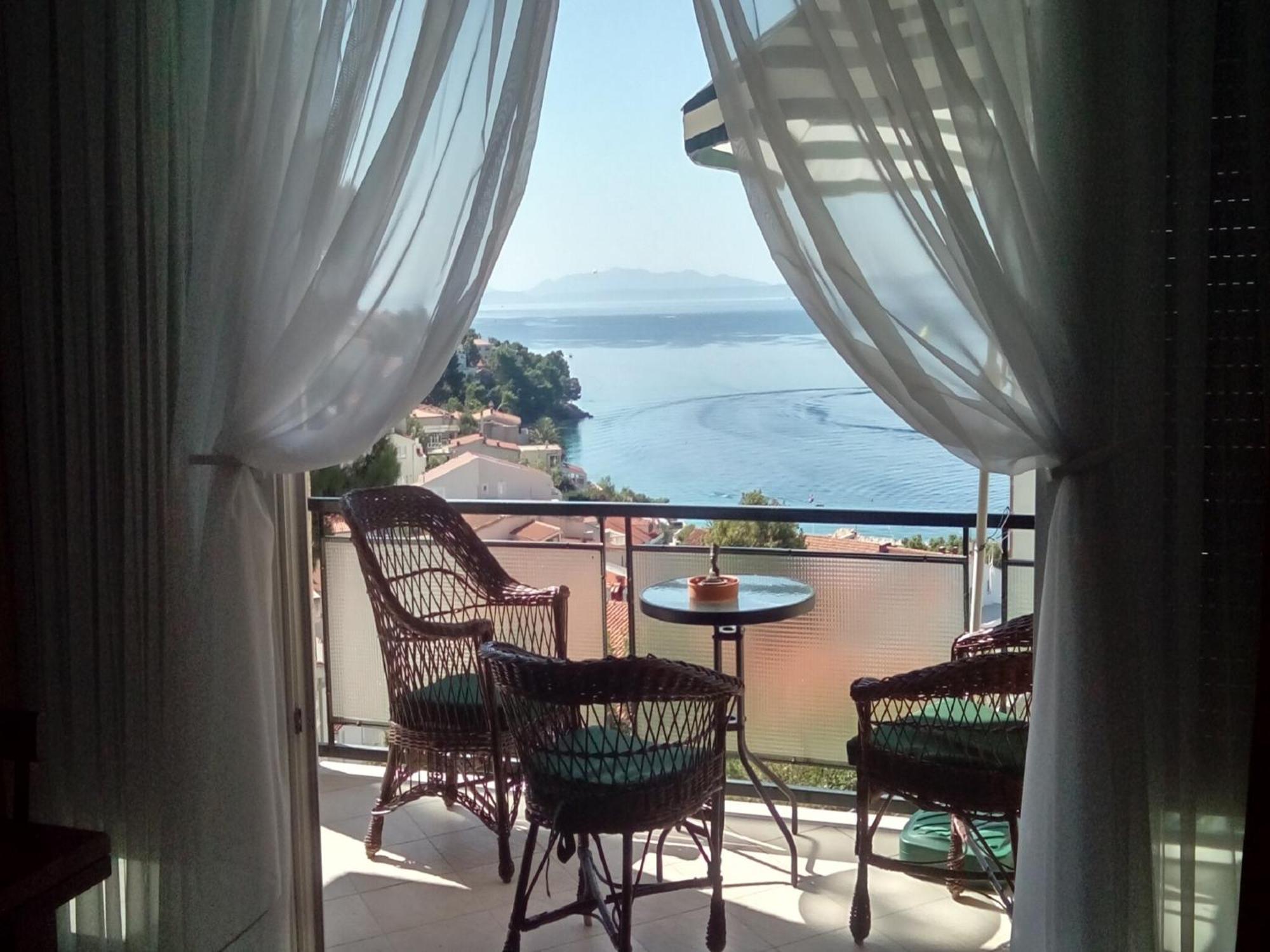 Cozy Apartment With A Balcony And A Sea View 布雷拉 外观 照片